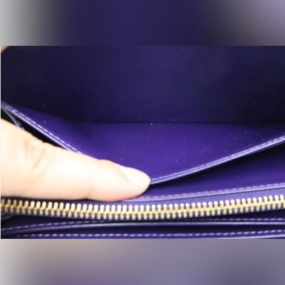 Authentic LOUIS VUITTON Portefeuille Vernis - Picture 9 of 13